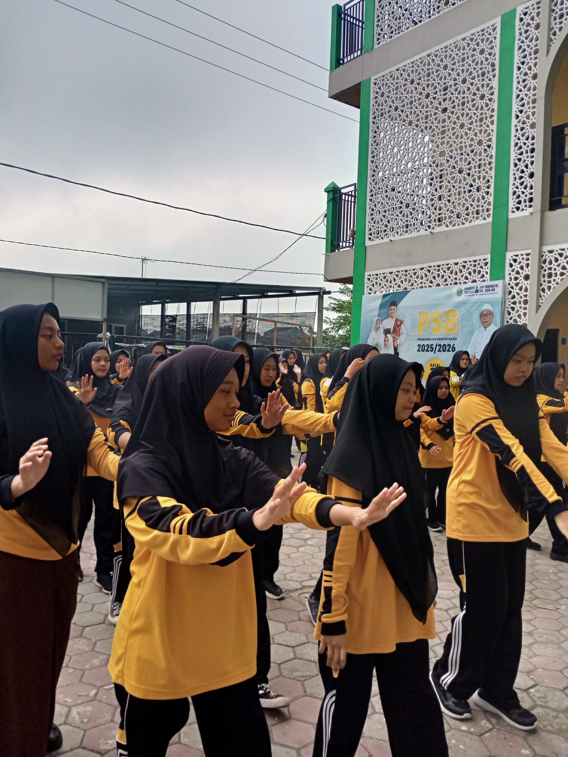 Kegiatan Jum’at Smart MA Manba’ul Qur-an